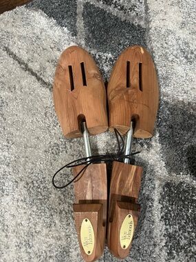 XL Allen Edmonds Natural Cedar Shoe Trees